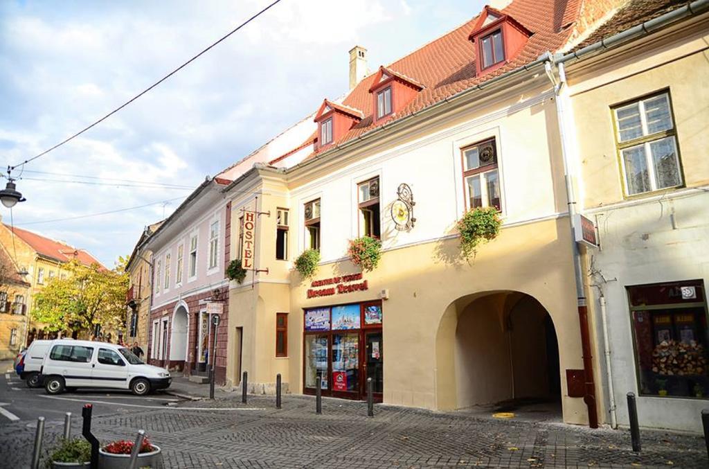 Hostel Pangeea Sibiu Exteriör bild